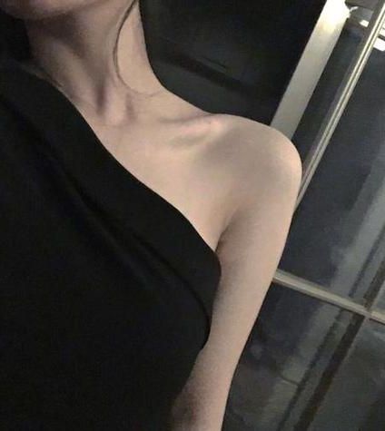 【红袖热文】《穿成年代女配，退婚男主求我种田》周余缈