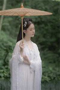 【热文】《八个兽夫美强惨，恶雌变身白月光》苏明璃小说阅读