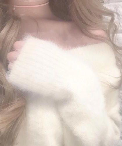 《[快穿]刁蛮玫瑰每天都在洗白》作者：鱼笙笙