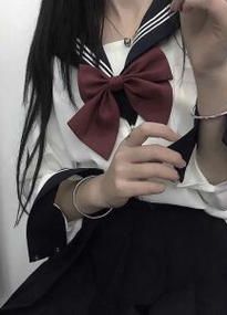 书名：死对头很狂？这不一亲就脸红吗 作者：酒心小面包